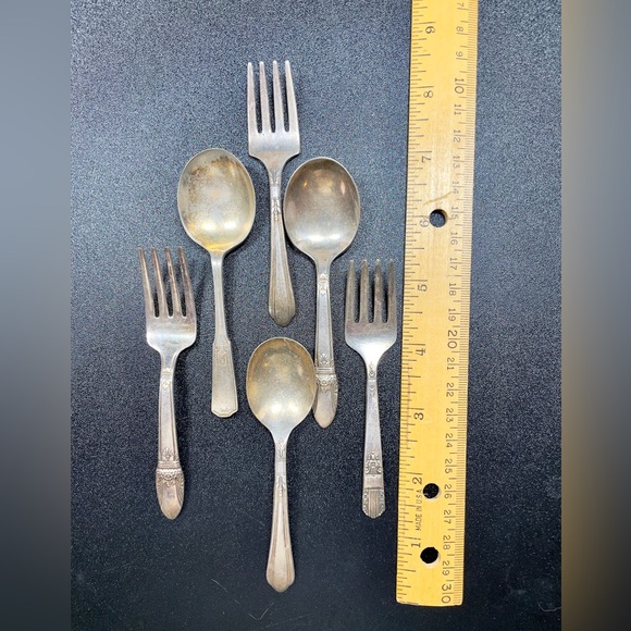 6-pc Vintage Silver Plate Nursery Forks and Spoons - Picture 12 of 16